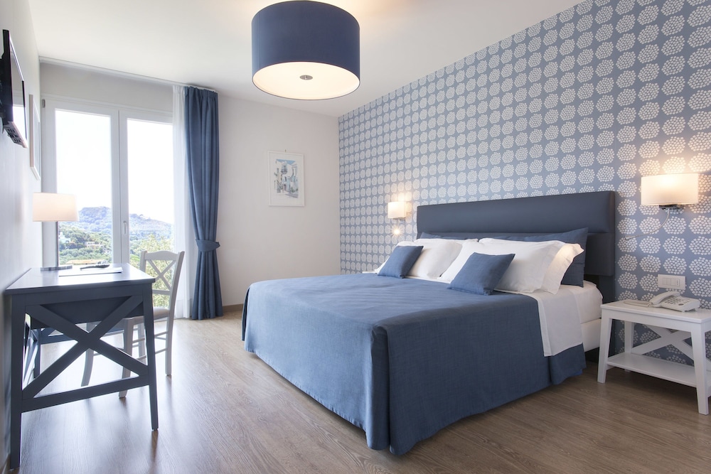 Classic Double Room, Terrace, Sea View