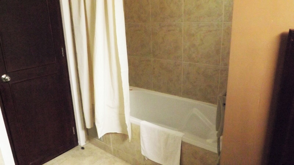 Junior Suite, 1 Bedroom, Ensuite, City View photo 3