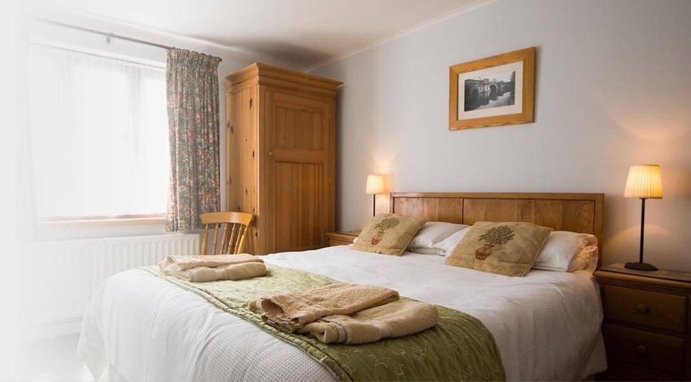 Twin Room, Ensuite photo 2
