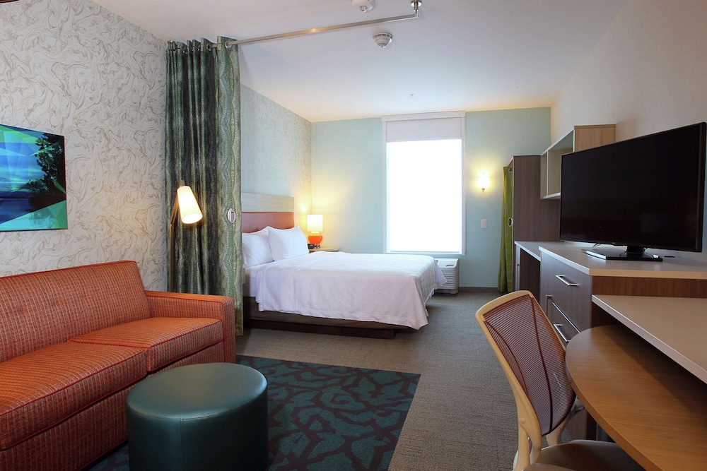 Studio Suite, 1 King Bed, Non Smoking - Photo 1