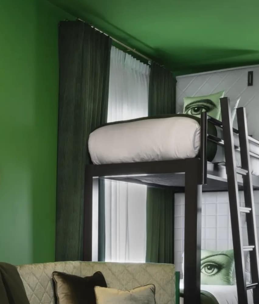 Room, Multiple Beds - Photo 10