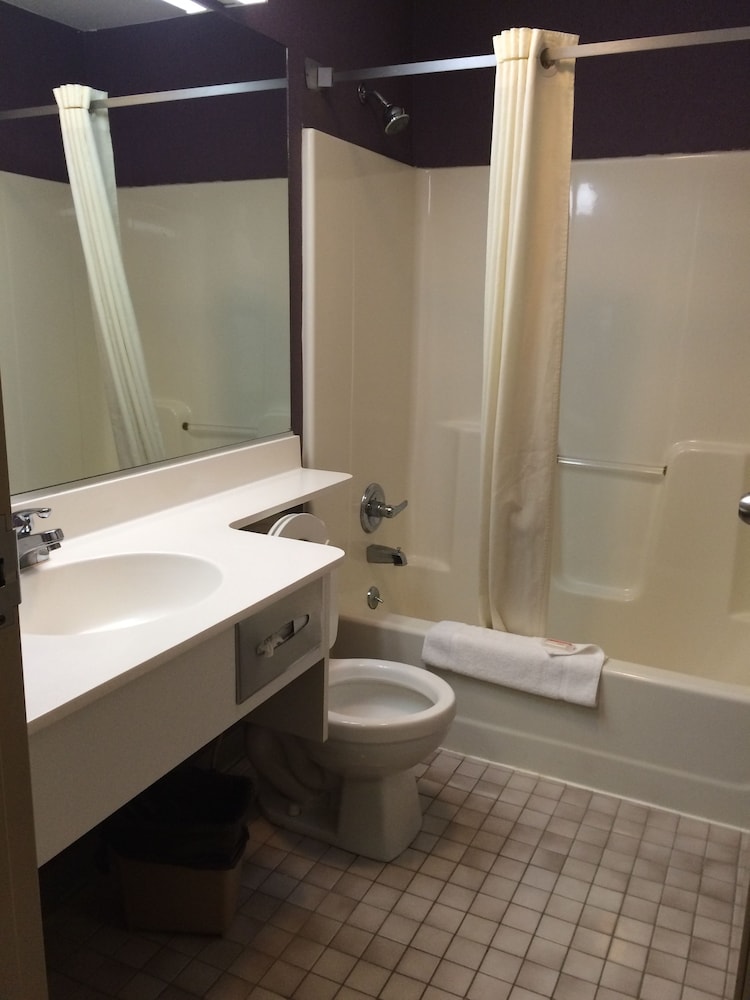Standard Room, 2 Queen Beds (Smoking Two Queen Beds) photo 2
