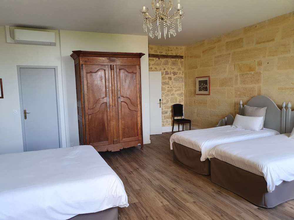 Quadruple Room - Photo 3