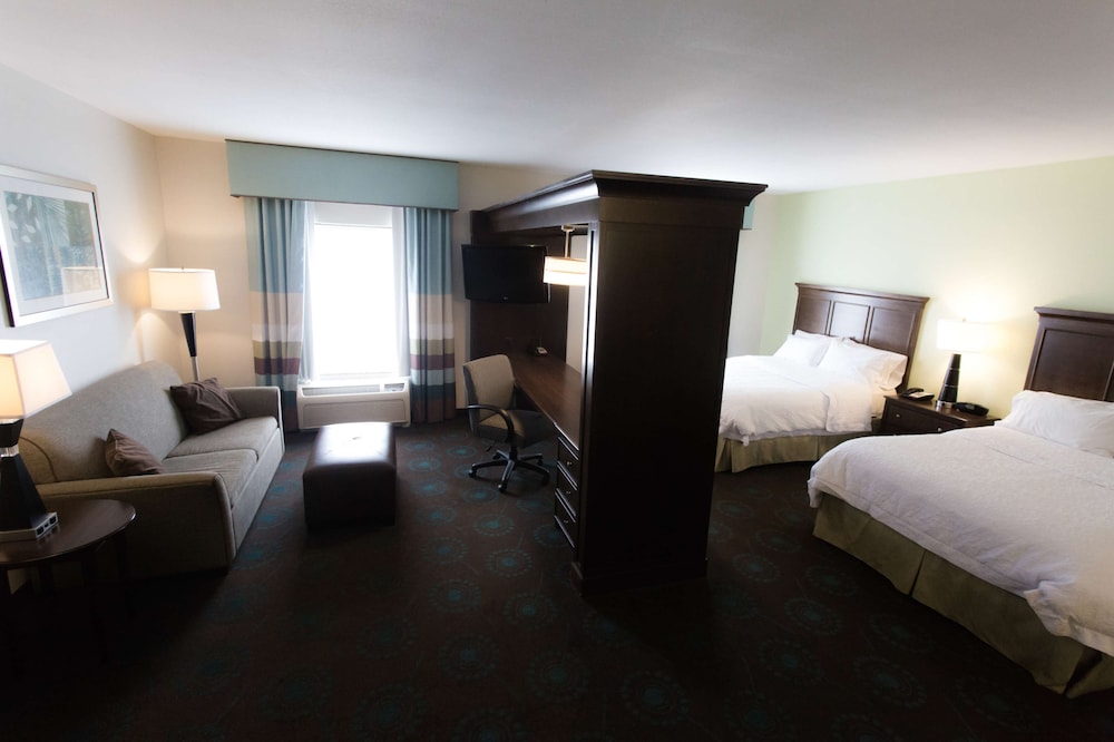 Two queen studio suite. photo 2