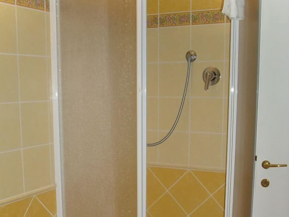 Triple Room, Park View photo 3