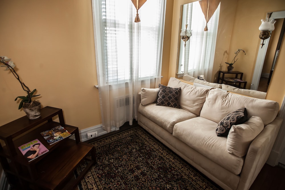 Signature Room, 1 King Bed with Sofa bed, Garden View photo 3