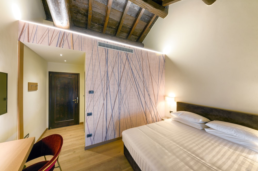 Standard Double or Twin Room (Castello) - Photo 3