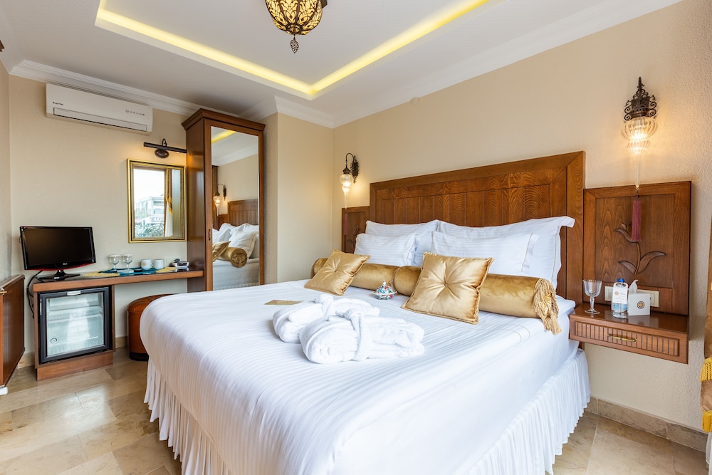 Two-Bedroom Apartment with Private Terrace and Private Hammam for 4 adults - Annex building photo 3