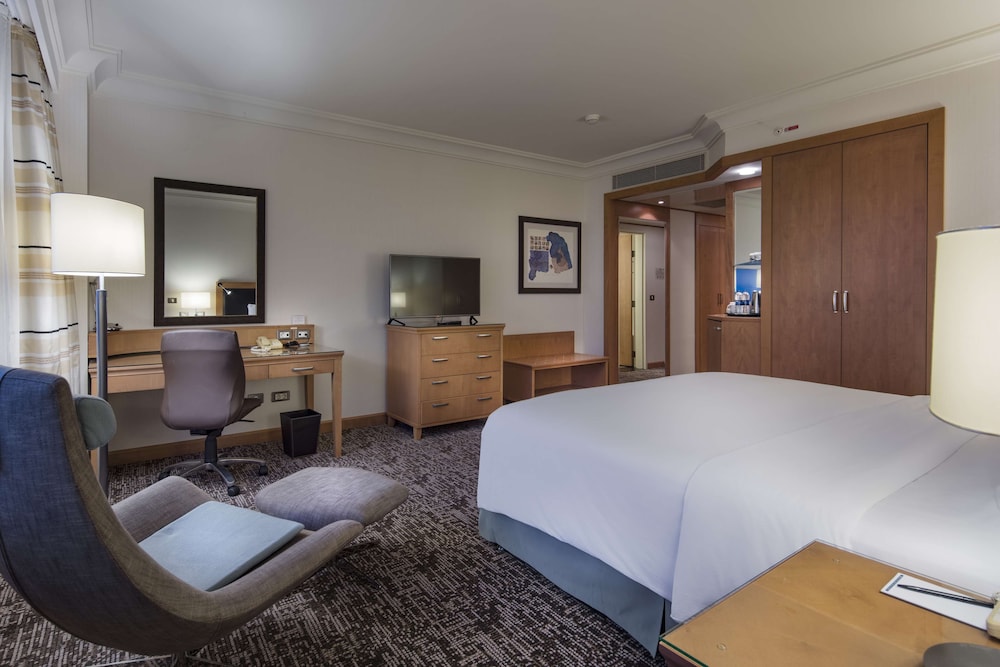 Room, 1 King Bed, City View - Photo 4