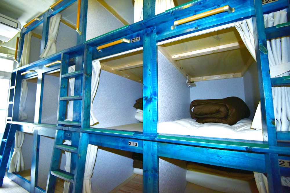 Capsule Room, Men Only For 2 People