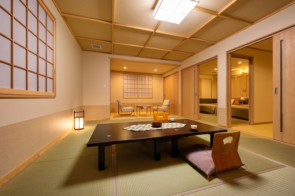 Japanese Western Style Room For 6 Guests