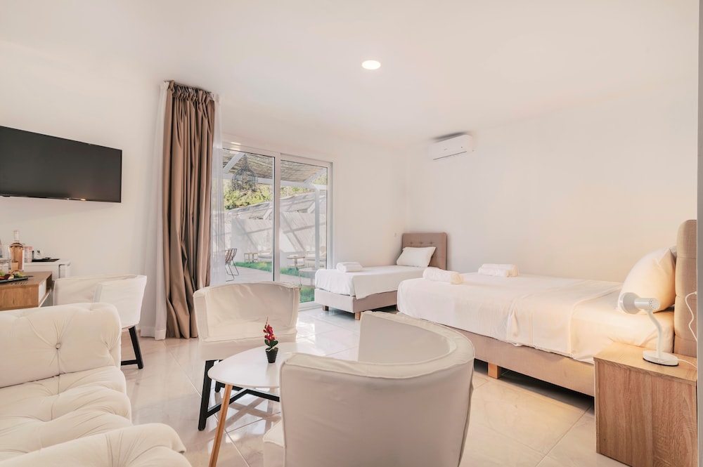Suite With Pool View