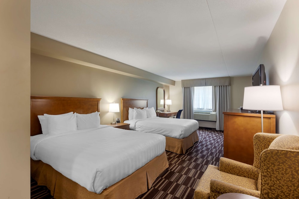 Standard Room, 2 Queen Beds, Non Smoking, Fireplace - Photo 1