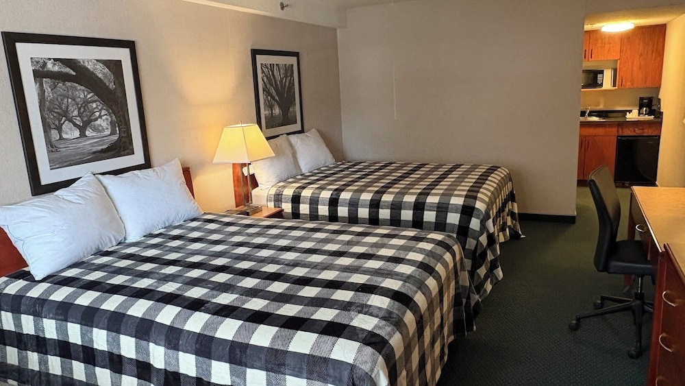 Basic Quadruple Room photo 1