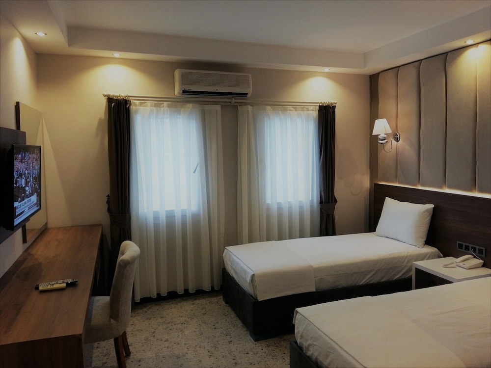 Standard Triple Room, Garden View