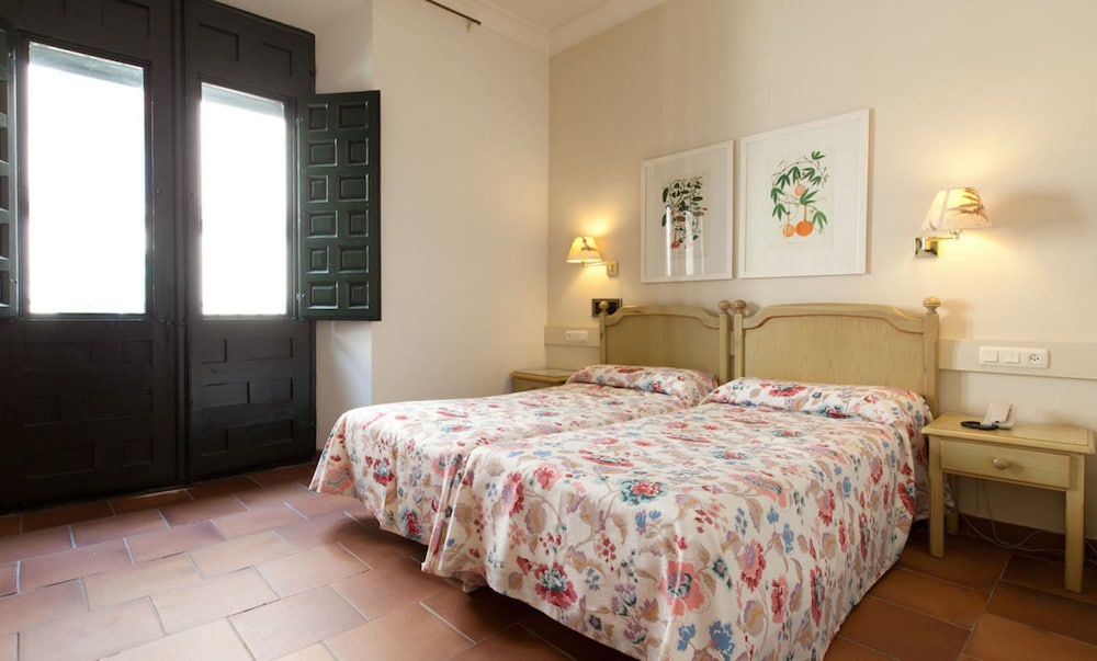 Double Room - Photo 7