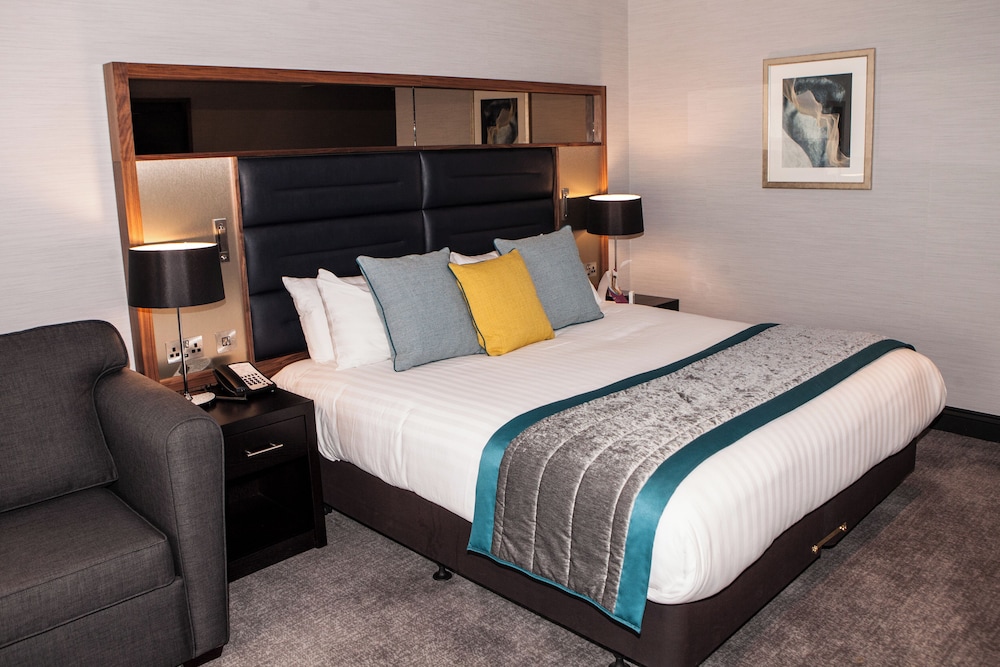 Standard Room, 1 Queen Bed With Sofa Bed photo 3