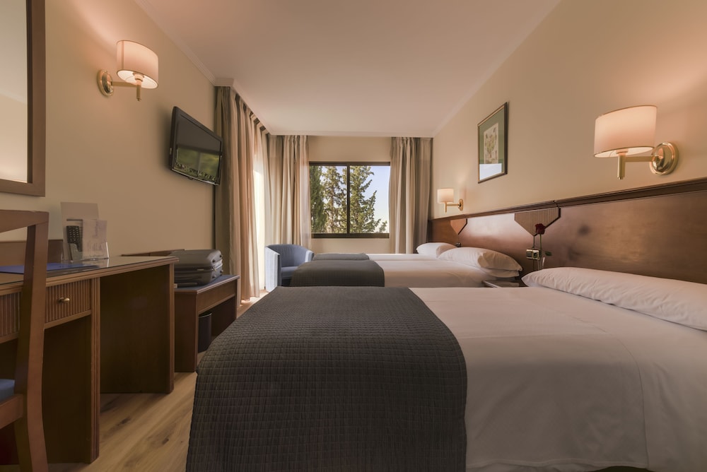 Triple Room, 3 Twin Beds - Photo 5