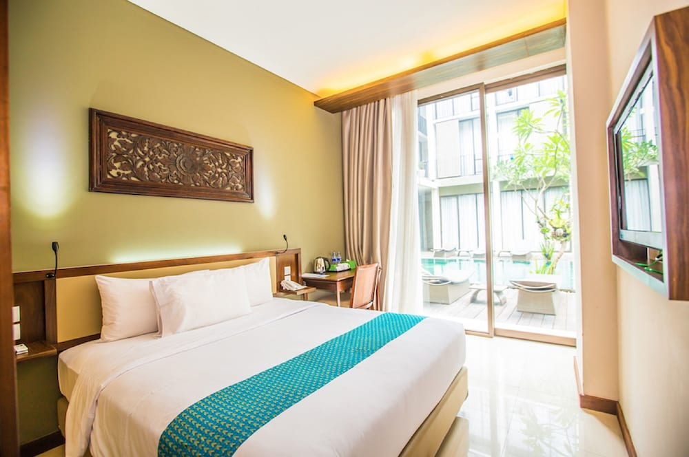 Deluxe Room, Pool Access