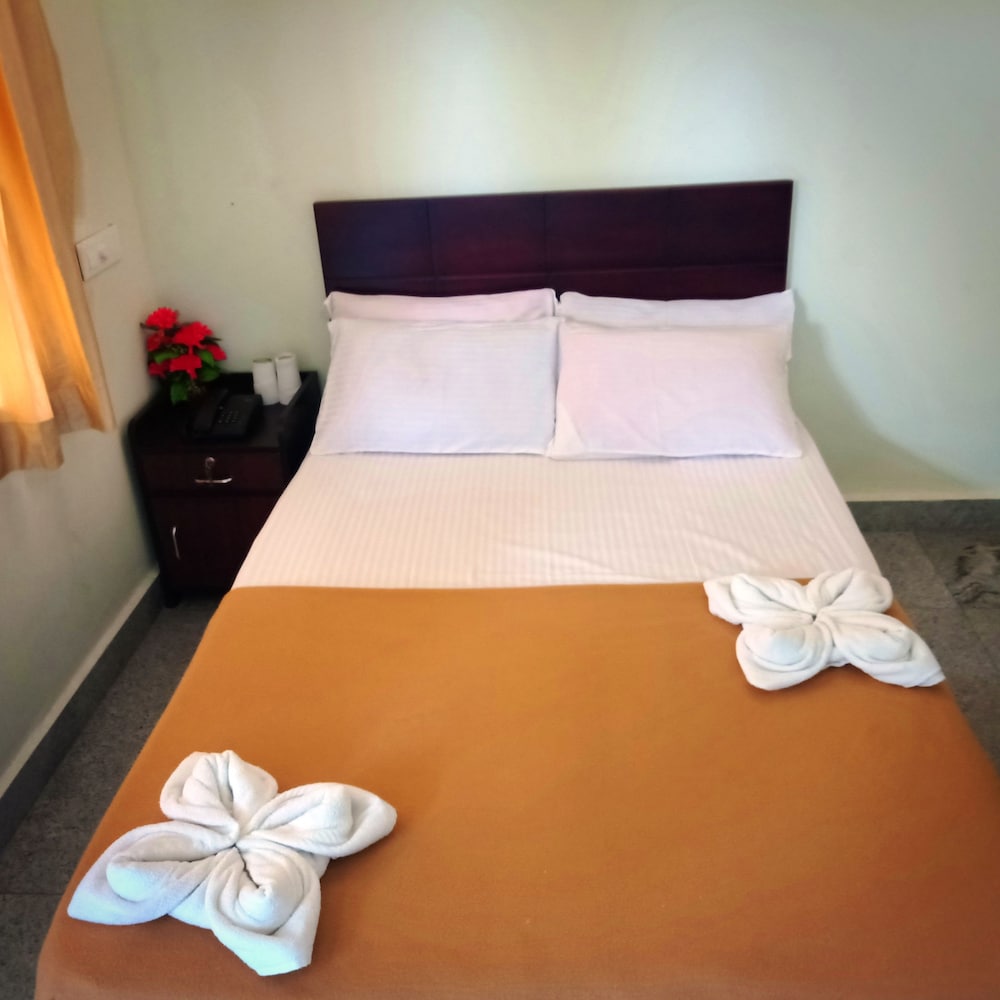 Basic Double Room, 1 Double Bed, Garden View