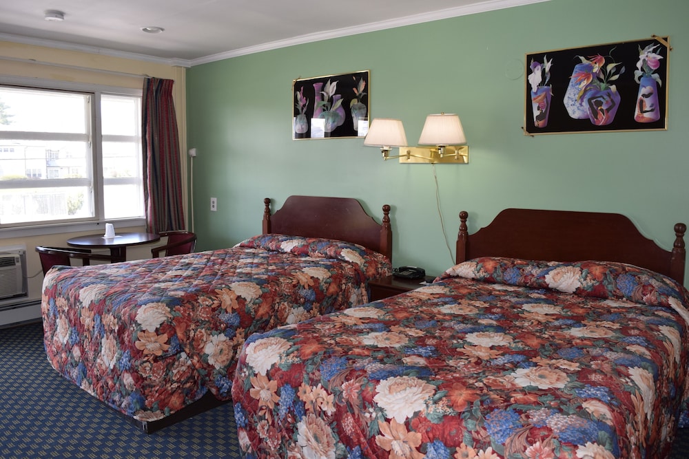 Classic Double Room, 2 Double Beds photo 2