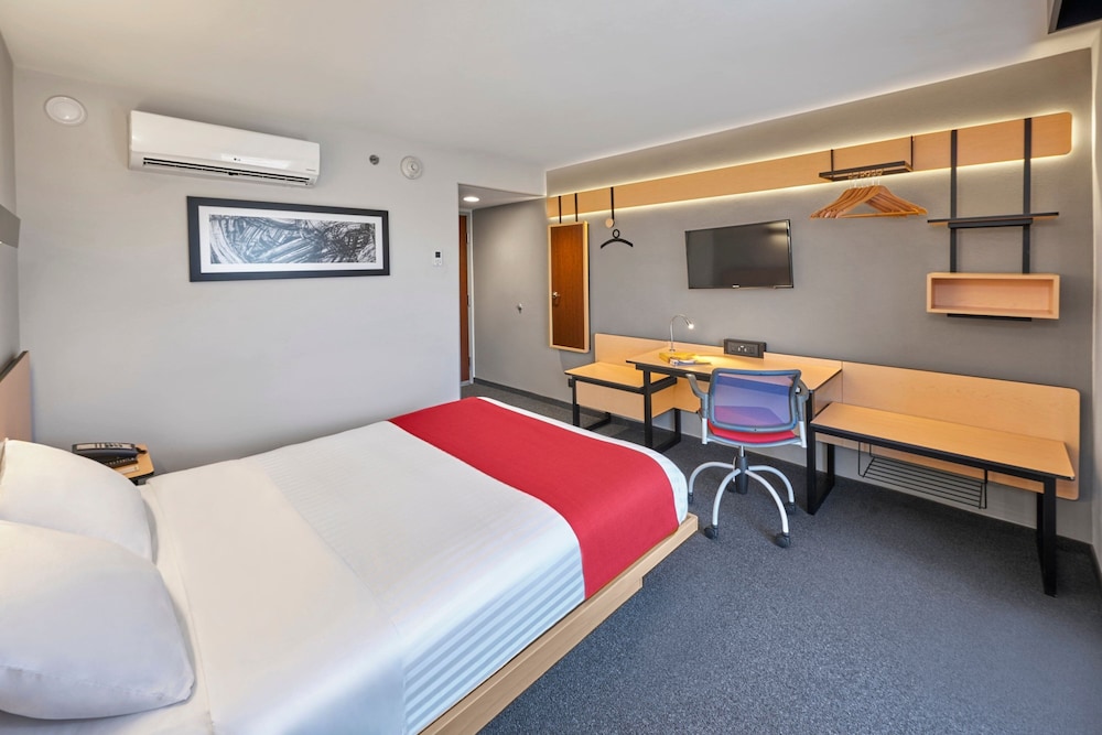 Room, 1 Queen Bed photo 1