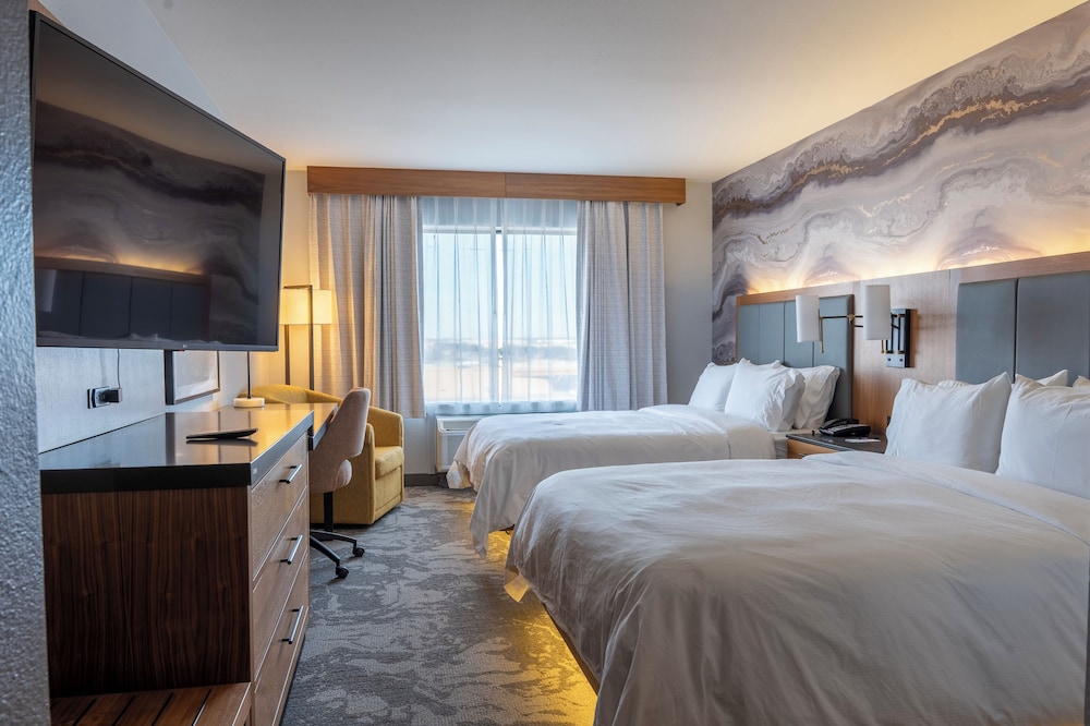 Room, 2 Queen Beds, Accessible Bathtub