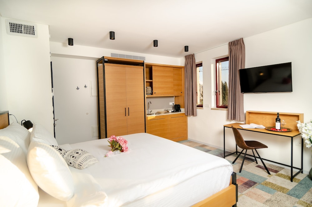 Luxury Double Room, Balcony photo 3