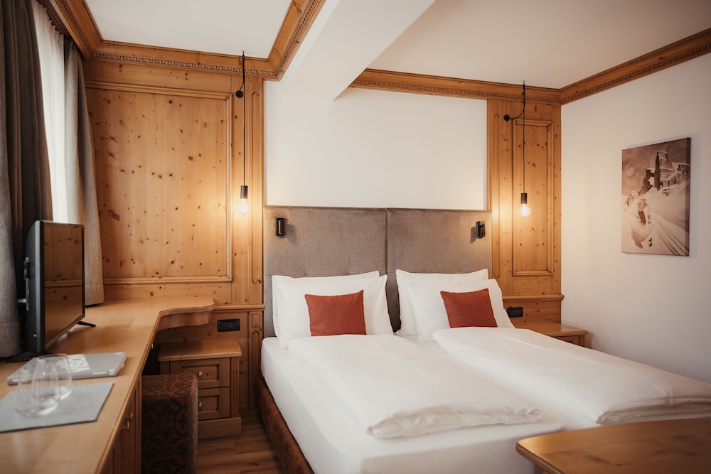 Superior Double Room (Deluxe) photo 2