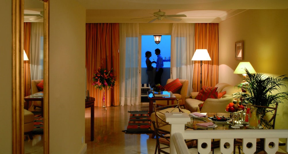 Duplex Suite, 3 Bedrooms - Photo 12