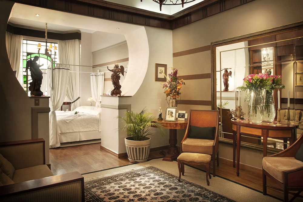 Traditional Suite, 1 King Bed photo 2