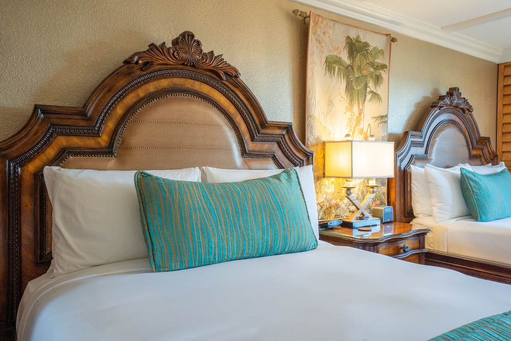 Standard Room (1 King Bed or 2 Queen Beds) photo 3