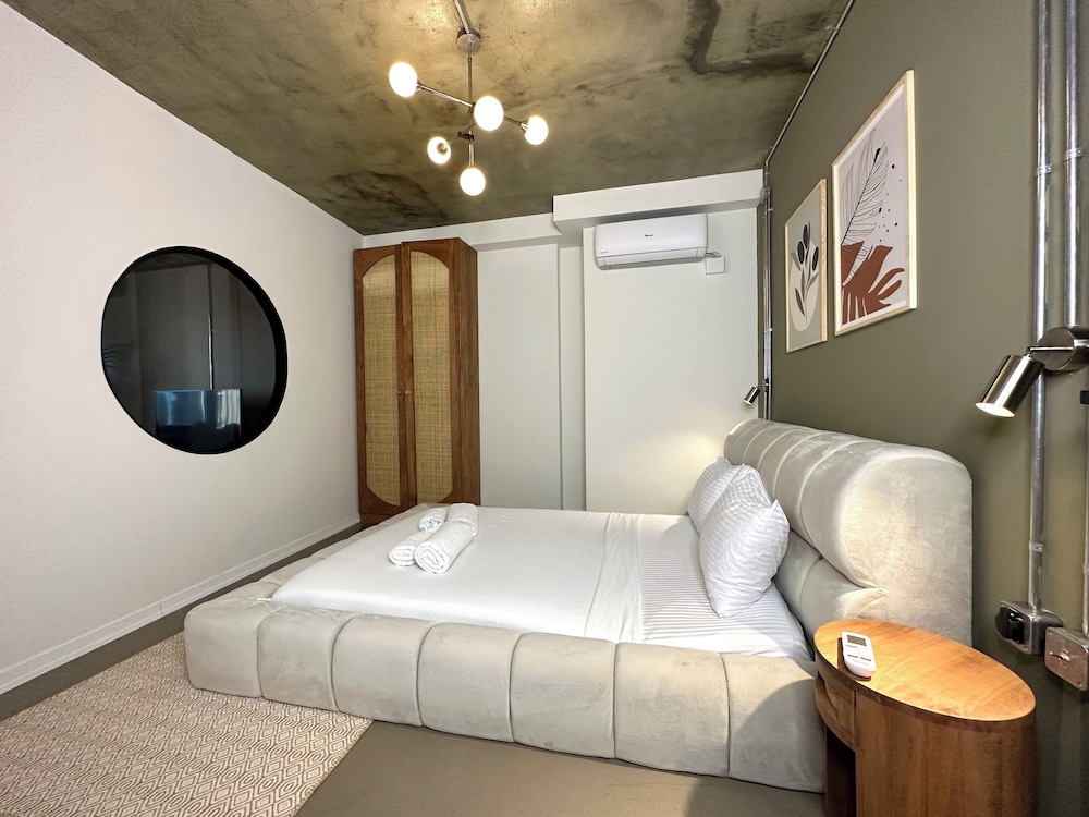 Signature Apartment photo 3