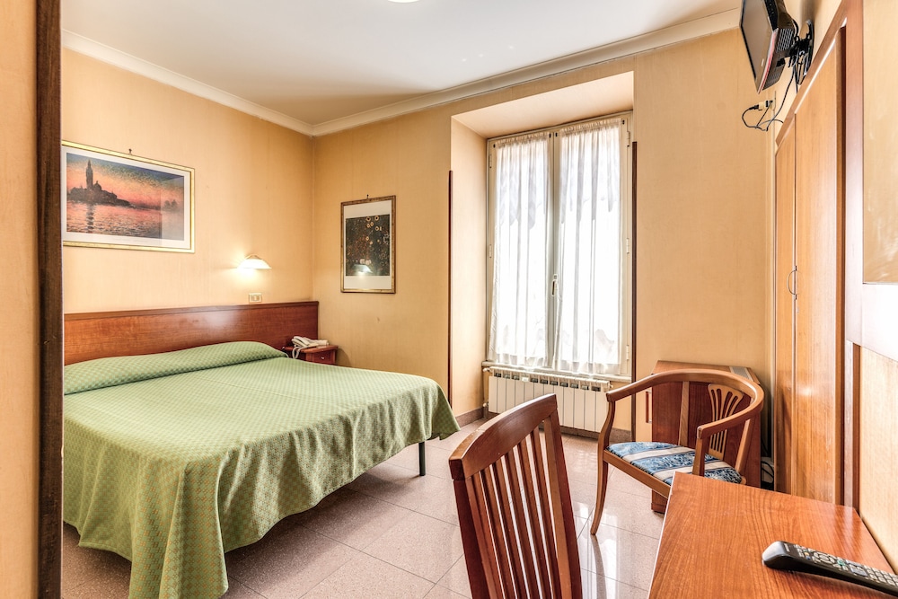Basic Room, 1 Double Bed photo 3