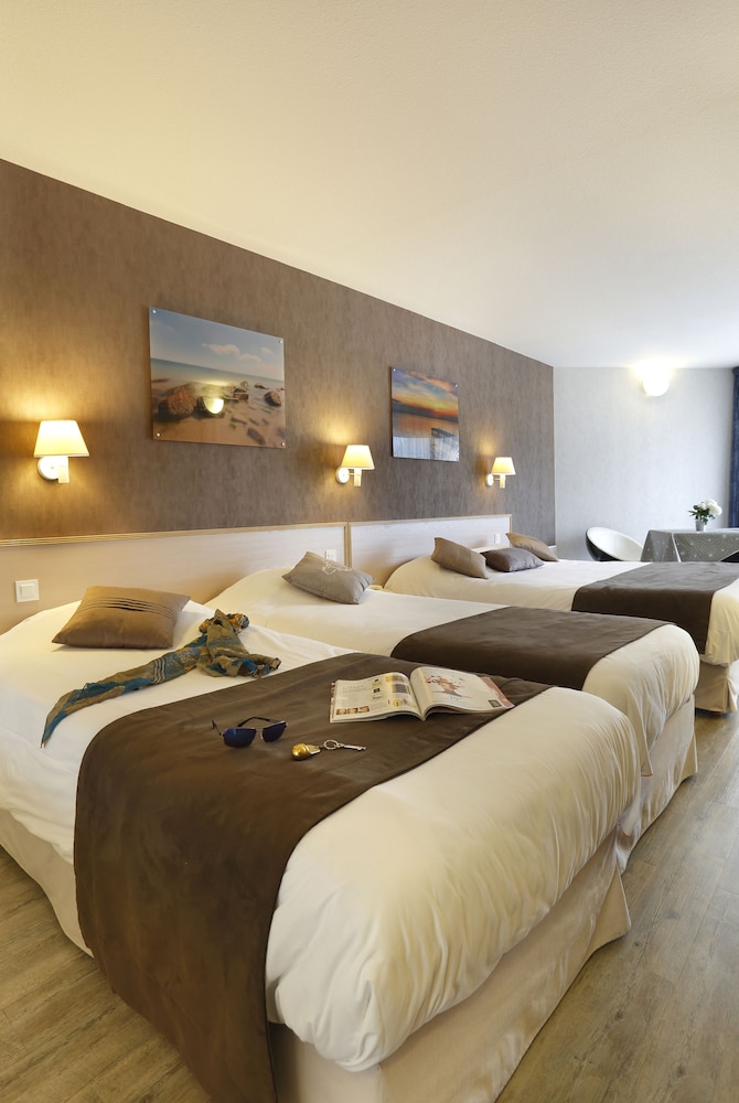 Family Quadruple Room photo 1