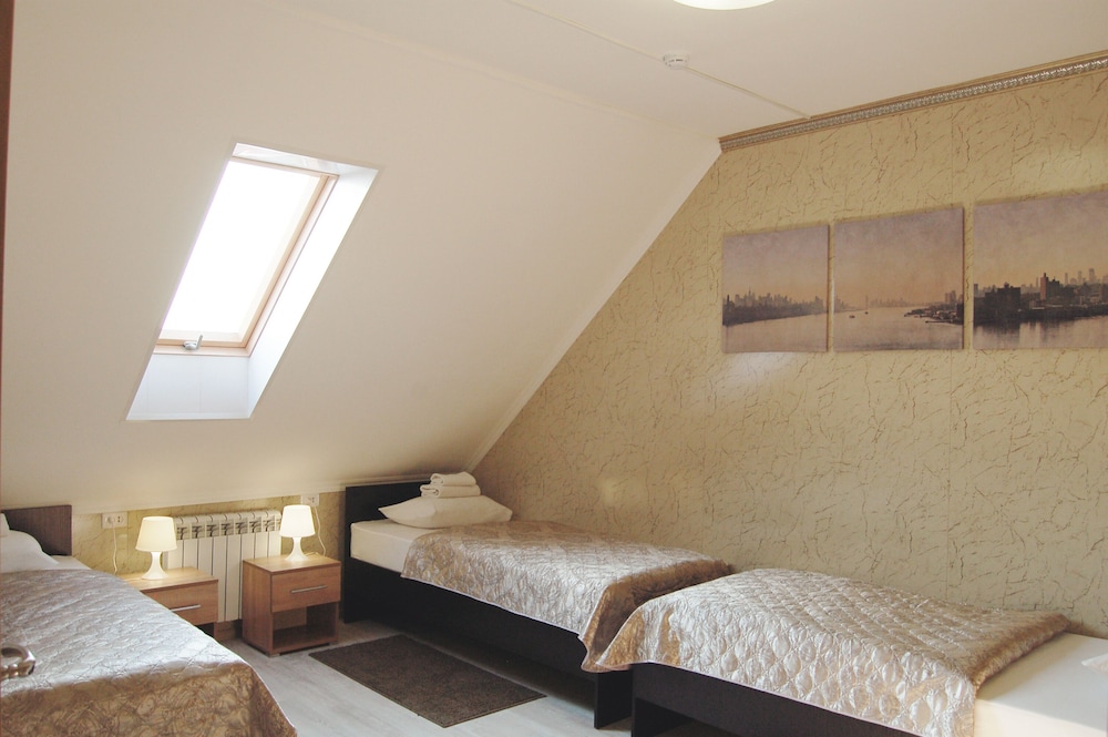 Standard Triple Room photo 3