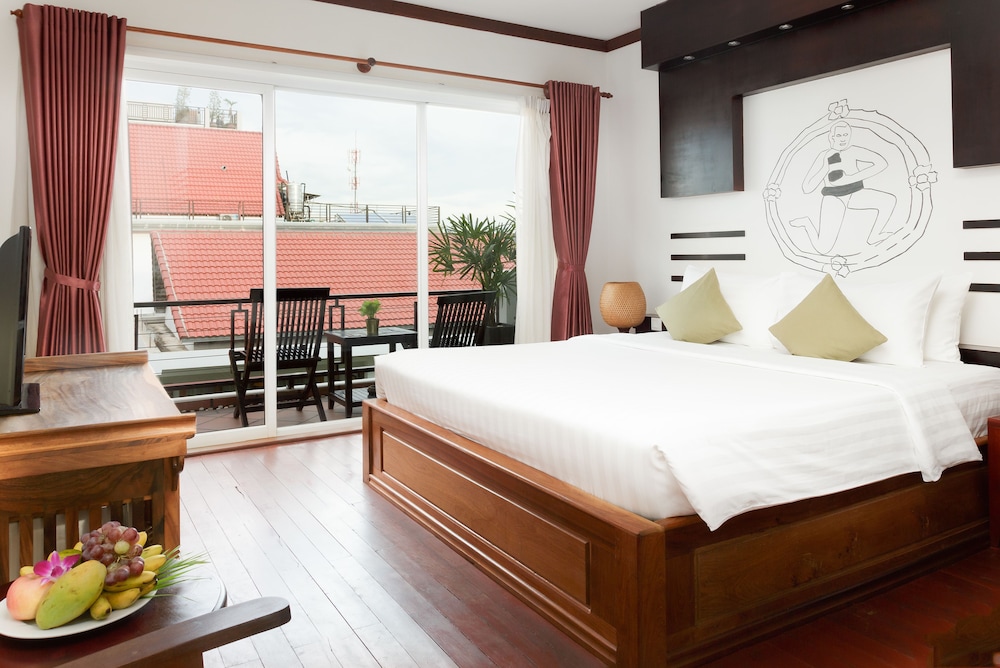 Superior Double Room - Free Roundtrip Airport Transfer photo 3