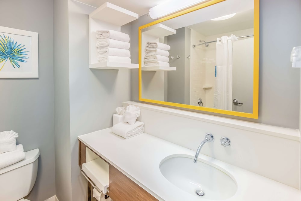 Two Queen Beds, Gulf View, 1st Floor, No Patio, Non-Smoking - Photo 4