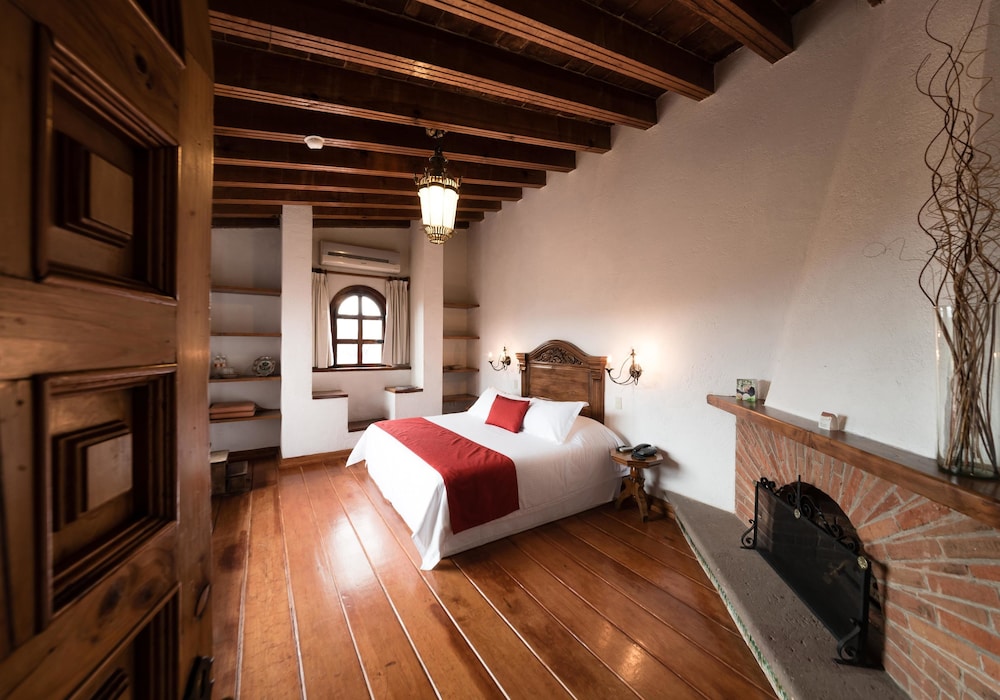 Junior Suite, 1 King Bed - Photo 8