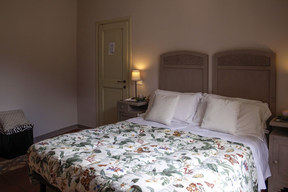 Double Room - Photo 9