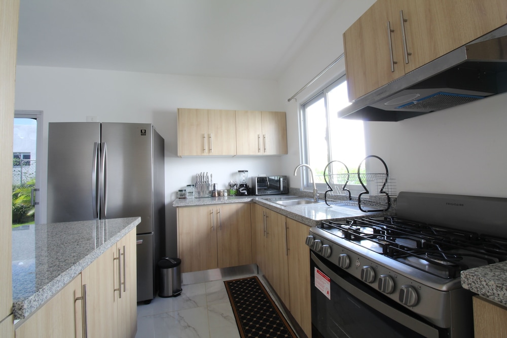 Standard House photo 3