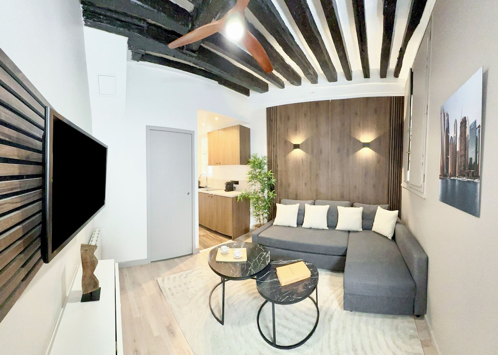 Studio, Courtyard View