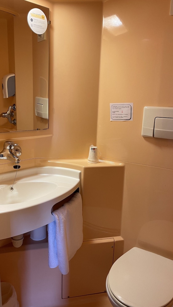 Standard Room, 1 Double Bed - Photo 4