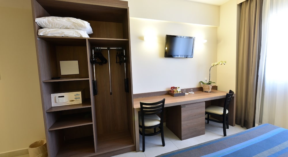 Standard Double or Twin Room photo 1