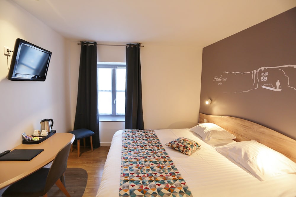 Comfort Room, 1 Queen Bed, River View - Photo 2
