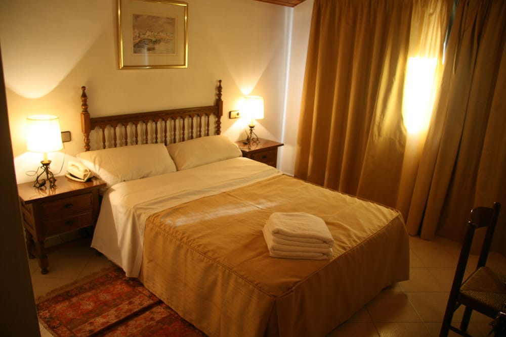 Standard Triple Room, 3 Twin Beds, Mountain View