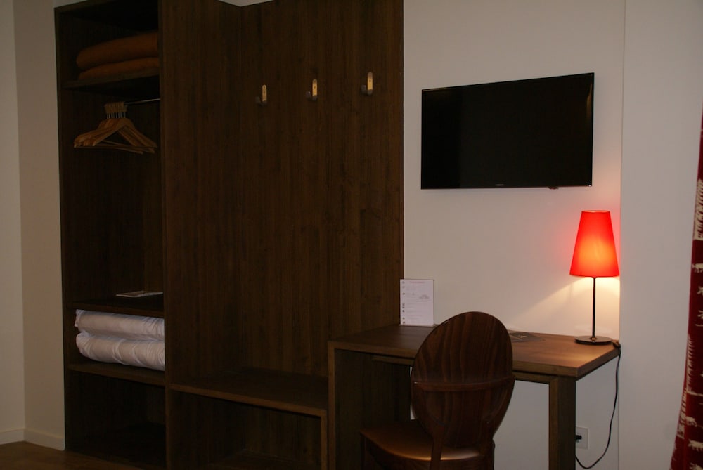 Superior Quadruple Room photo 2