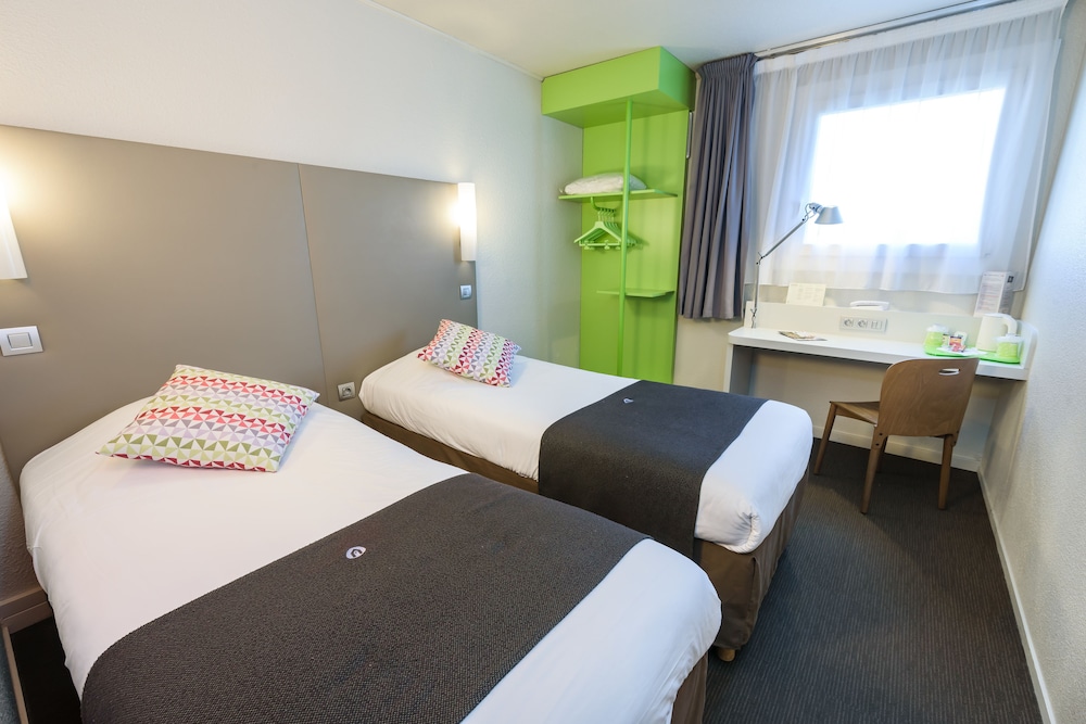 Standard Room, 2 Twin Beds (Junior Bed up to 10 years) photo 2