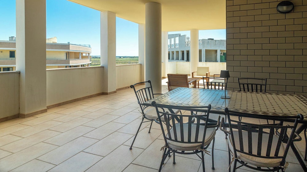 Deluxe Apartment, City View