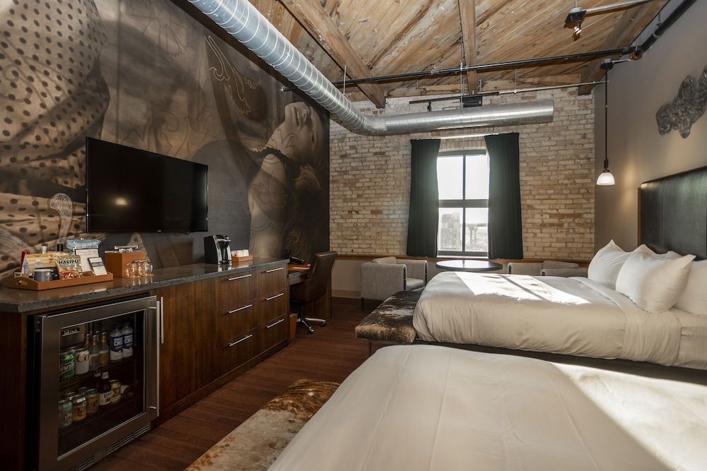Premium Room, 2 Queen Beds, City View - Photo 3